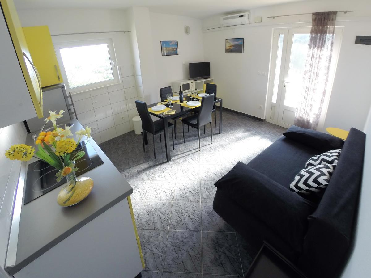 Apartments Ljiljana Trogir Bagian luar foto