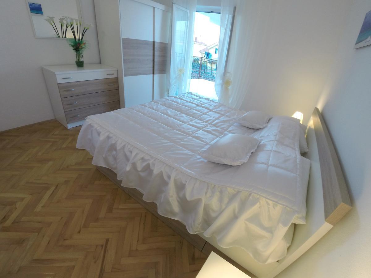 Apartments Ljiljana Trogir Bagian luar foto